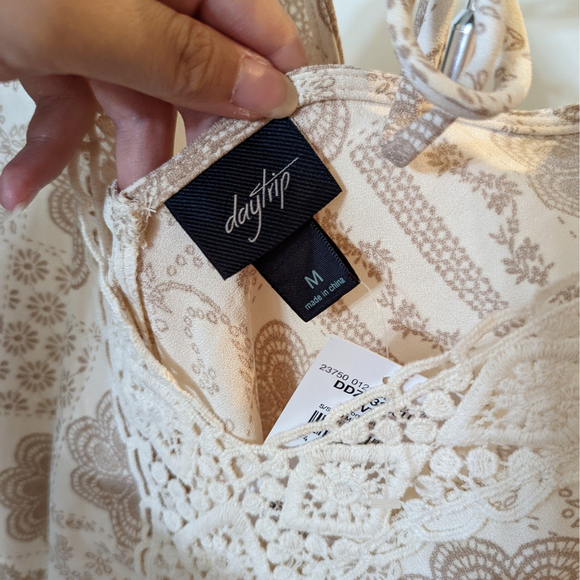 NWT Daytrip Buckle Women's Size Medium Medallion Print Peplum Top Boho - Picture 5 of 5